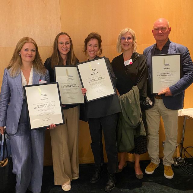 Otroligt stolta över ett hederspris för Quality Hotel the Weaver i Svenska ljuspriset! Grattis till alla andra pristagare och vinnarna på @swecosweden (interiört) och @whitearkitekter (exterört). Vilka fantastiska projekt det var i år igen!